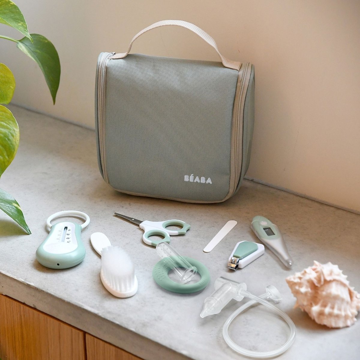 Trousse de soin vert sauge, BEABA