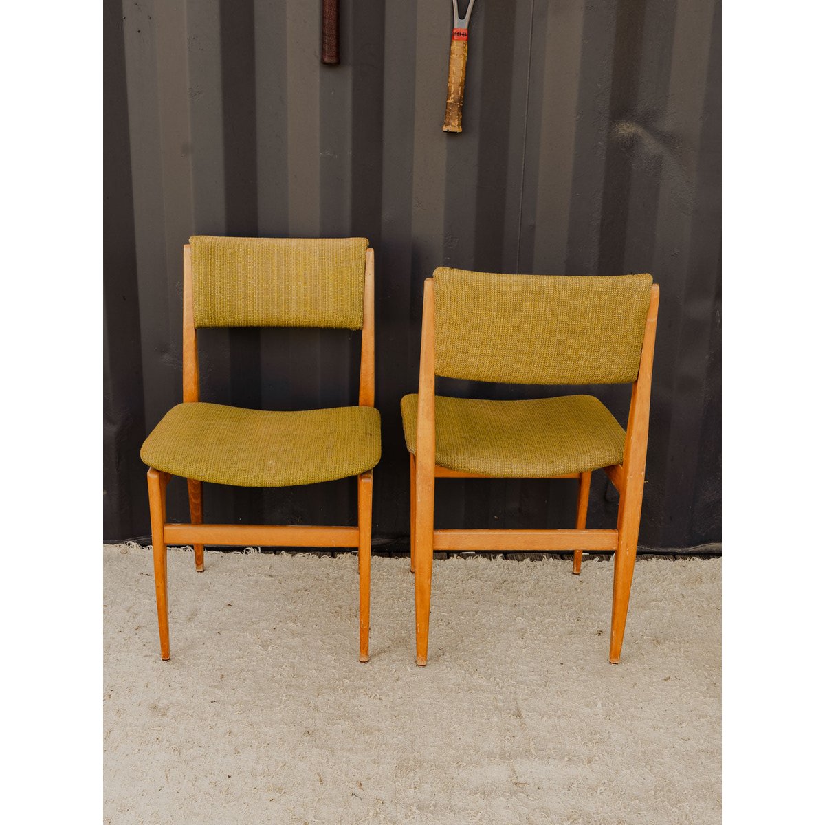 Lot de 4 chaises en bois et tissu vert Alma N°1872 - Bon état bois clair, DEBONGOUT