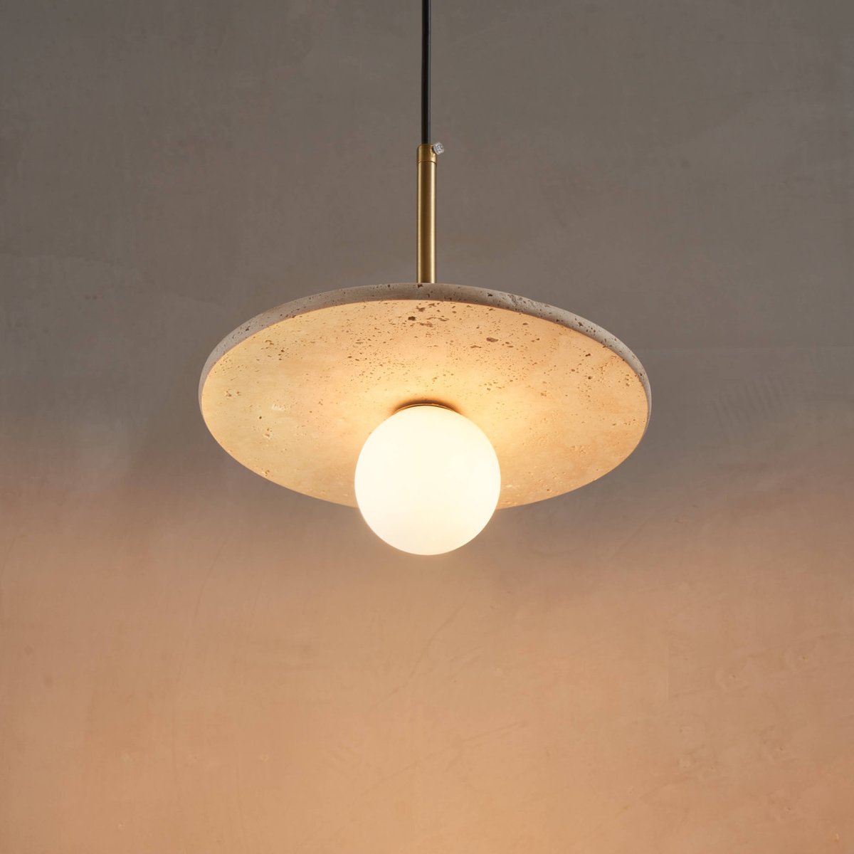 Suspension travertin et globe opale - SILVIA beige et blanc, KOSILUM