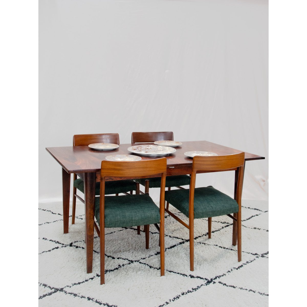 Table à manger en palissandre de Rio Karla N°1311 - Bon état bois foncé, DEBONGOUT
