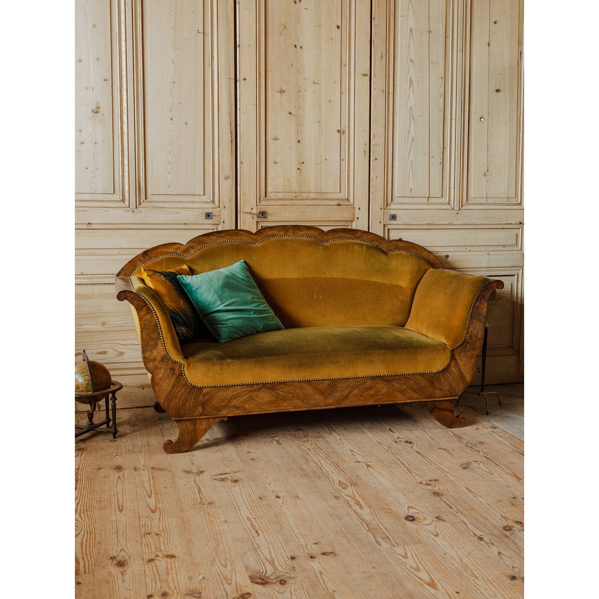 Banquette en bois et velours Martine N°50 - Bon état bois foncé, DEBONGOUT