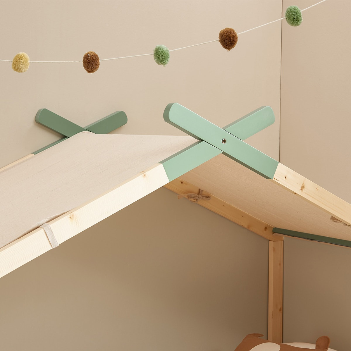 Lit cabane enfant en pin massif - CHARLY vert, HOMIFAB