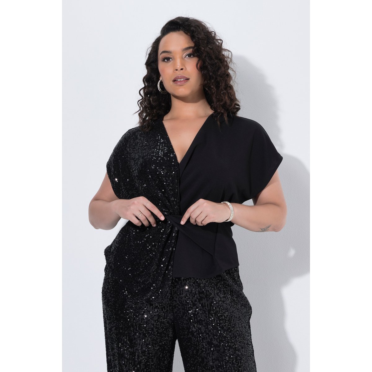 Blouse en jersey avec paillettes noir, ULLA POPKEN