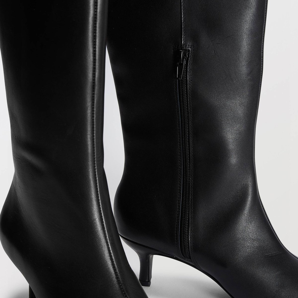 Bottes hautes en cuir à talon noir, MONOPRIX