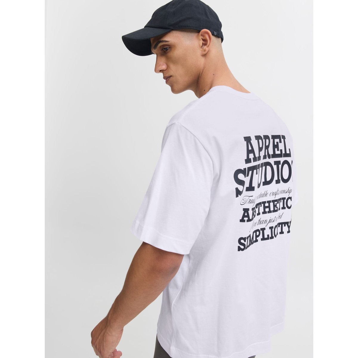 T-Shirt black 1, aprel