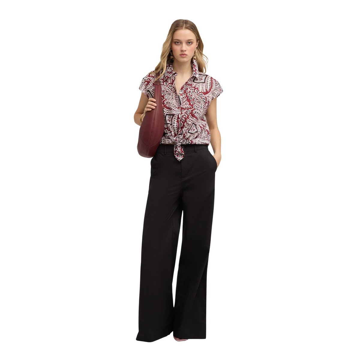 Pantalon palazzo noir, MOTIVI