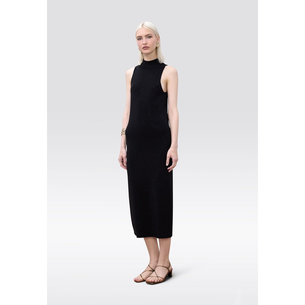 Robe longue à col montant brodée de strass noir, LOLA CASADEMUNT