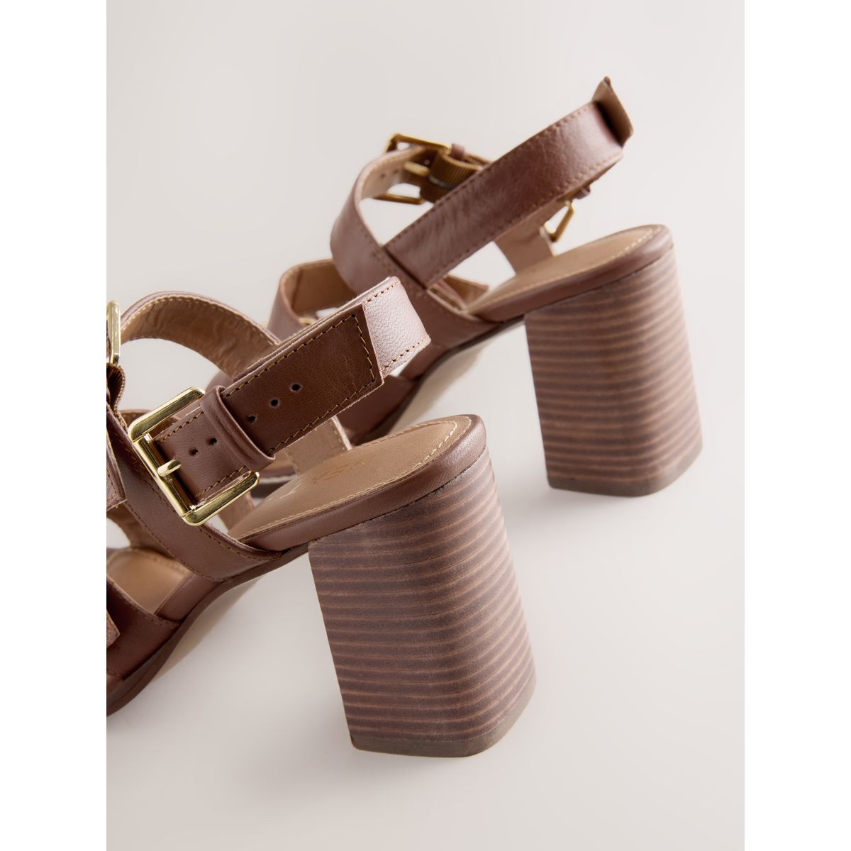 Sandales en cuir à boucle forever comfort® marron fauve, NEXT