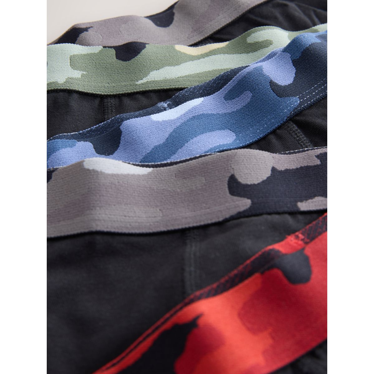 Boxer, lot de 5 noir avec ceinture camouflage, NEXT