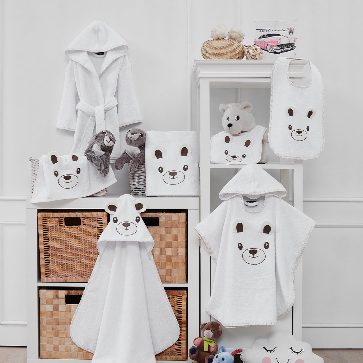 Ensemble enfant 1 serviette de toilette  + 1 drap de bain BOBBY L'OURS blanc, SENSEI MAISON