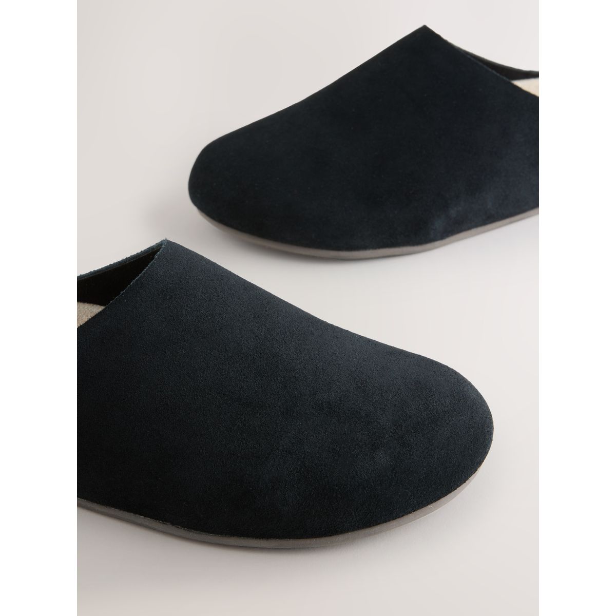 Sabots en cuir avec assise plantaire noir, NEXT