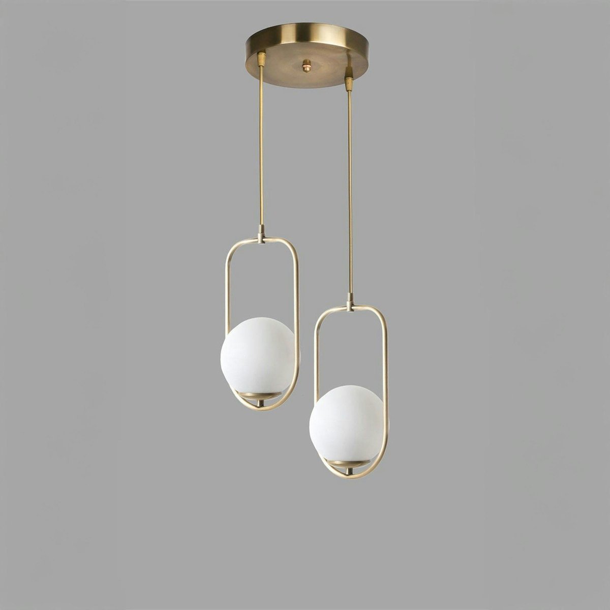 Suspension design dorée 2 globes blancs sur cadres SIERRE doré, PIER IMPORT