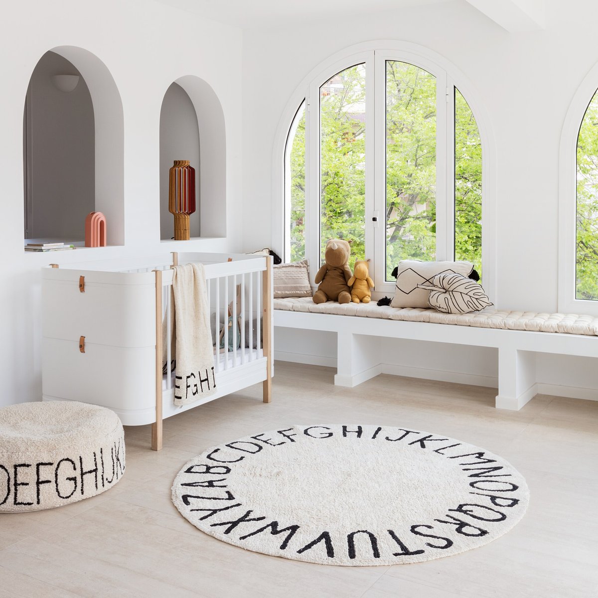 Tapis rond en coton alphabet ABC naturel, noir, LORENA CANALS