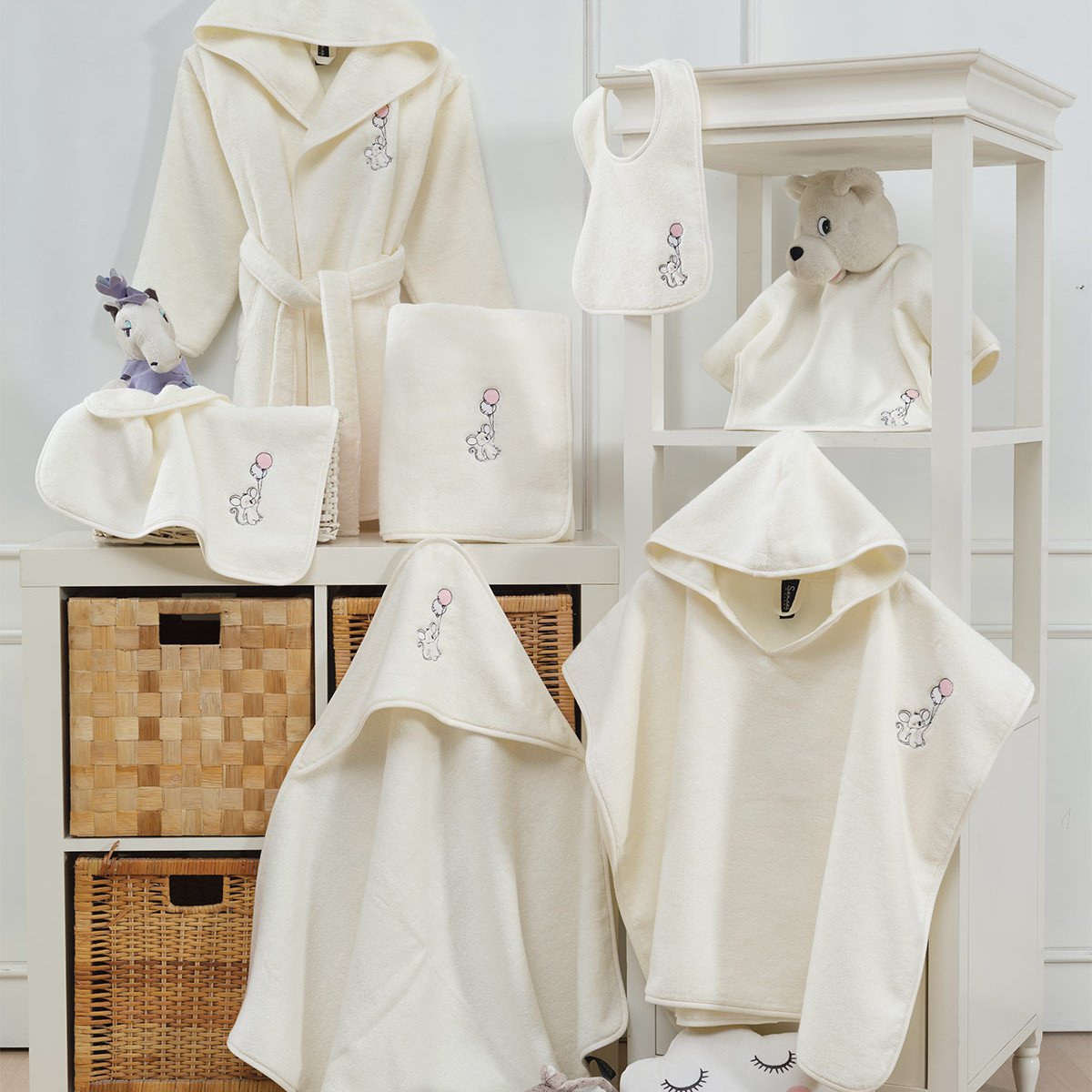 Poncho de bain enfant en coton peigné Zéro Twist BABY SOFT SOURIS SKY ecru, SENSEI MAISON