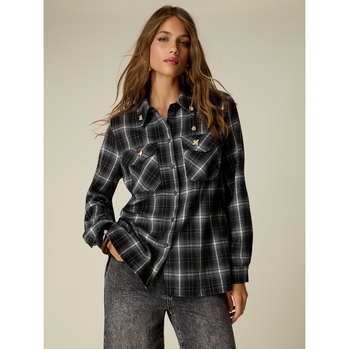 Chemise avec pins bijou noir, OLTRE
