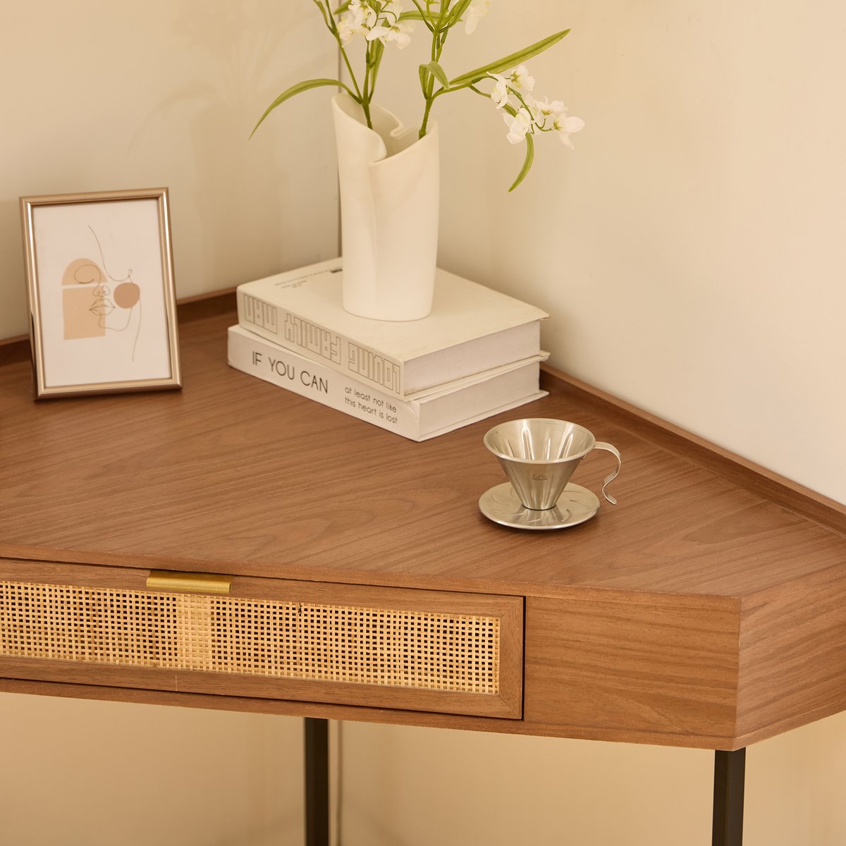 Bureau d'angle, bois de noyer et rotin, 1 tiroir, SETO bois naturel, NORDLYS