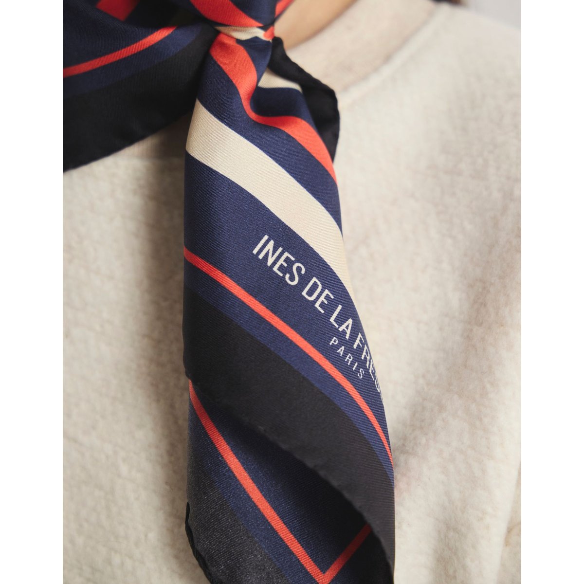 Foulard Lewis en soie rouge, INES DE LA FRESSANGE PARIS