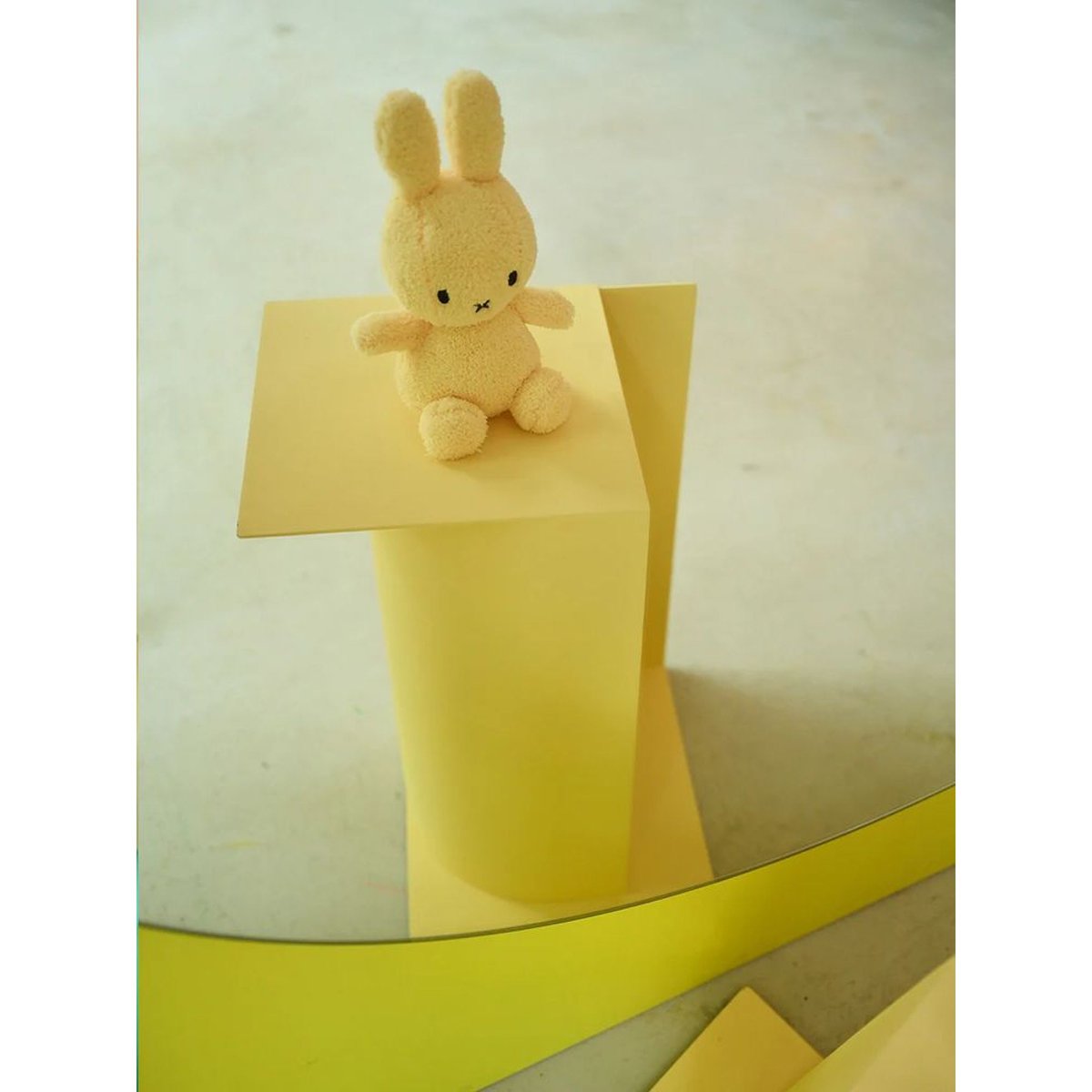 Peluche lapin Miffy Terry extra-doux 23 cm jaune pastel, BON TON TOYS