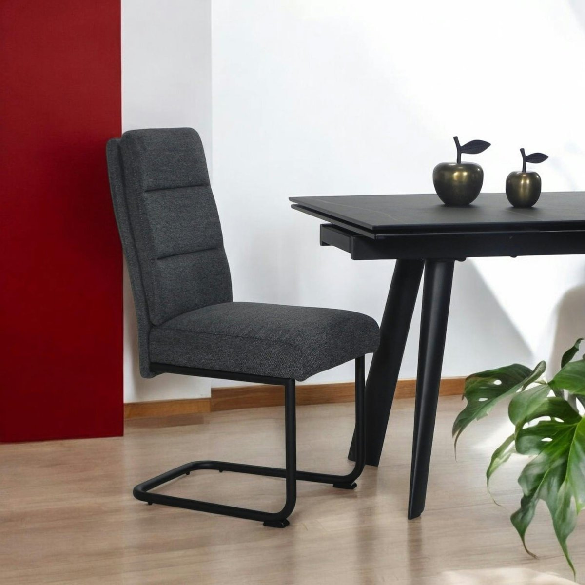 Chaise à dossier haut en tissu anthracite (lot de 2) LOMBARDIE anthracite, PIER IMPORT