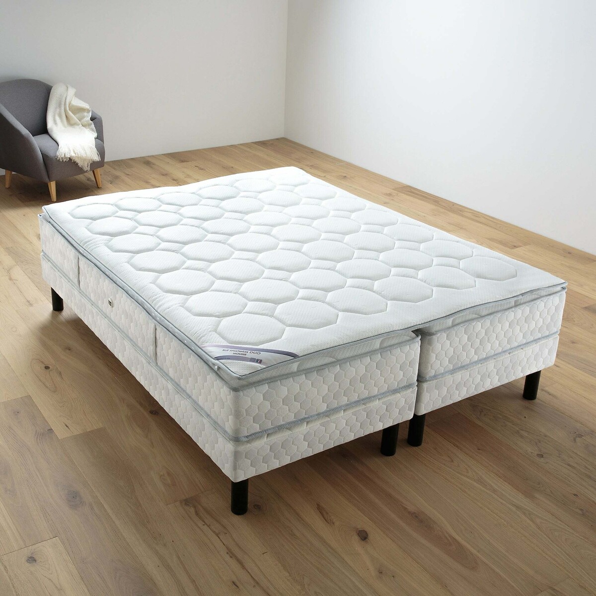 Matelas 406 ressorts+surmatelas mousse+sommier blanc, DUVIVIER