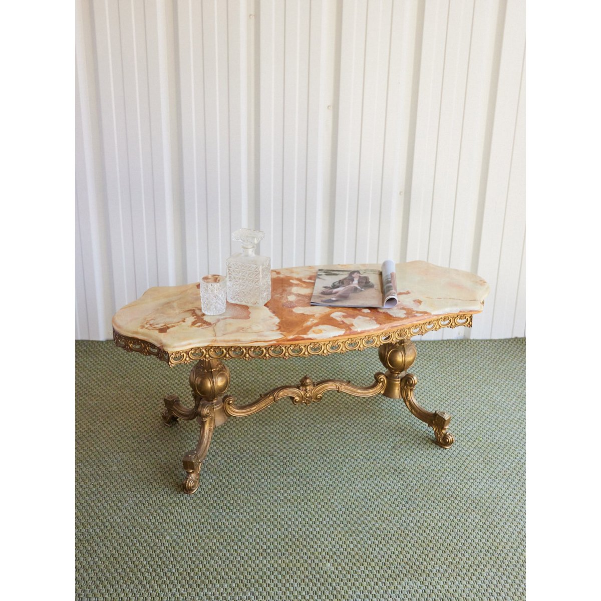 Table basse en marbre Marie-Pierre N°92 - Bon état doré, DEBONGOUT