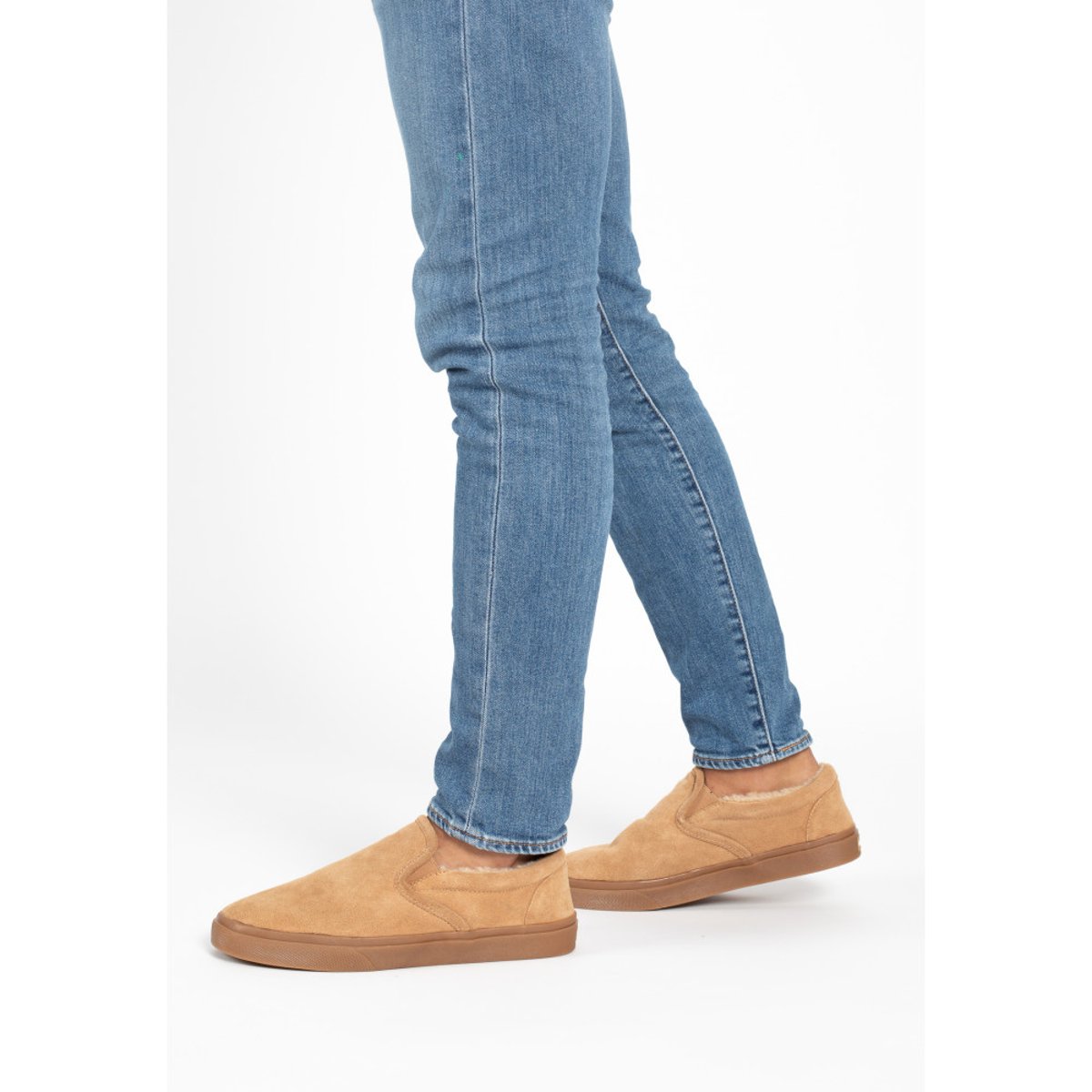 Chaussons en daim fourrés en laine ALDEN marron clair, MINNETONKA