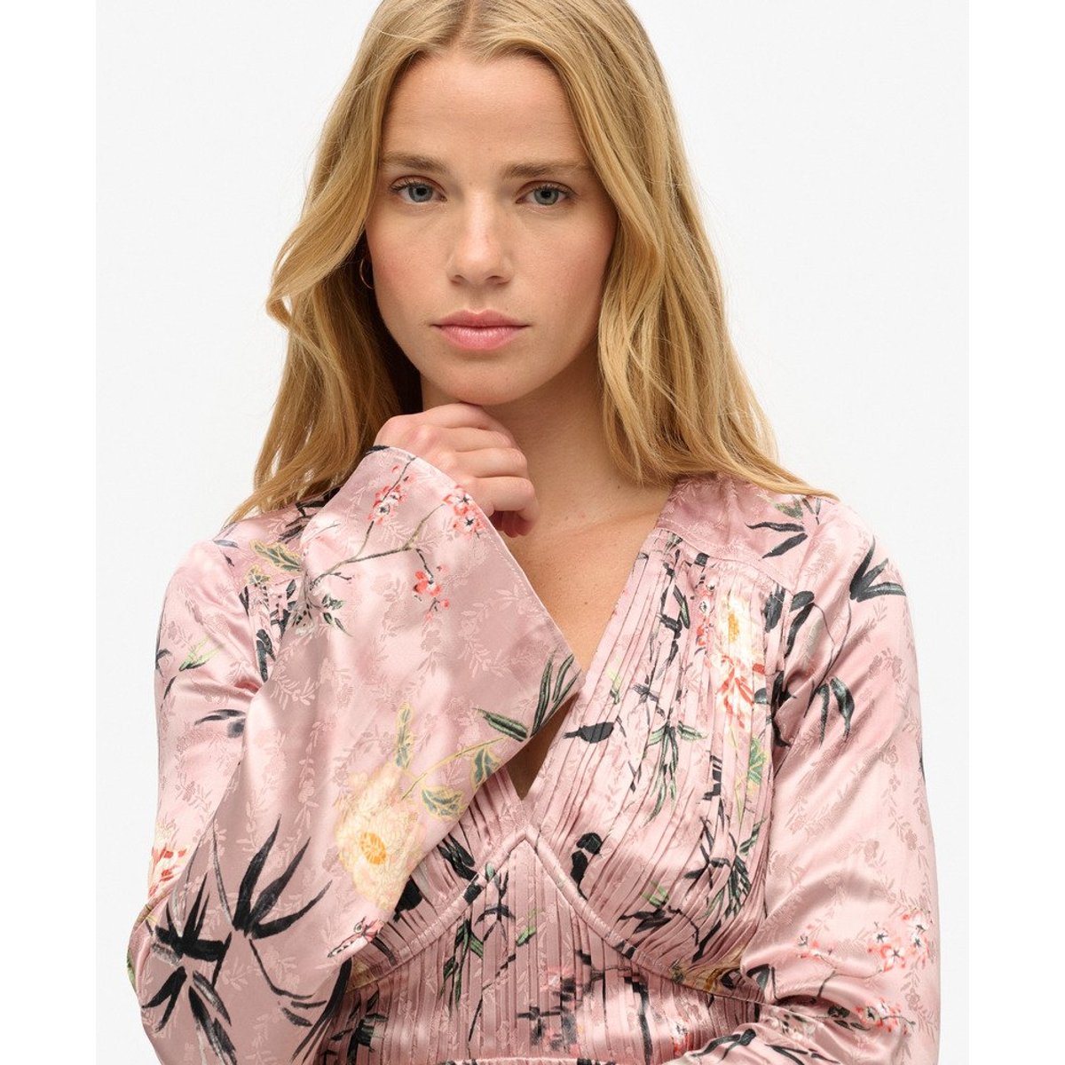 Robe courte en jacquard à manches évasées ombre japonaise à fleurs rose poudré, SUPERDRY