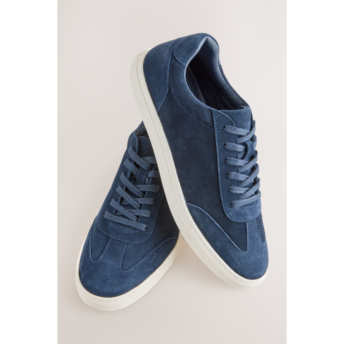 Baskets habillées en daim bleu marine, NEXT