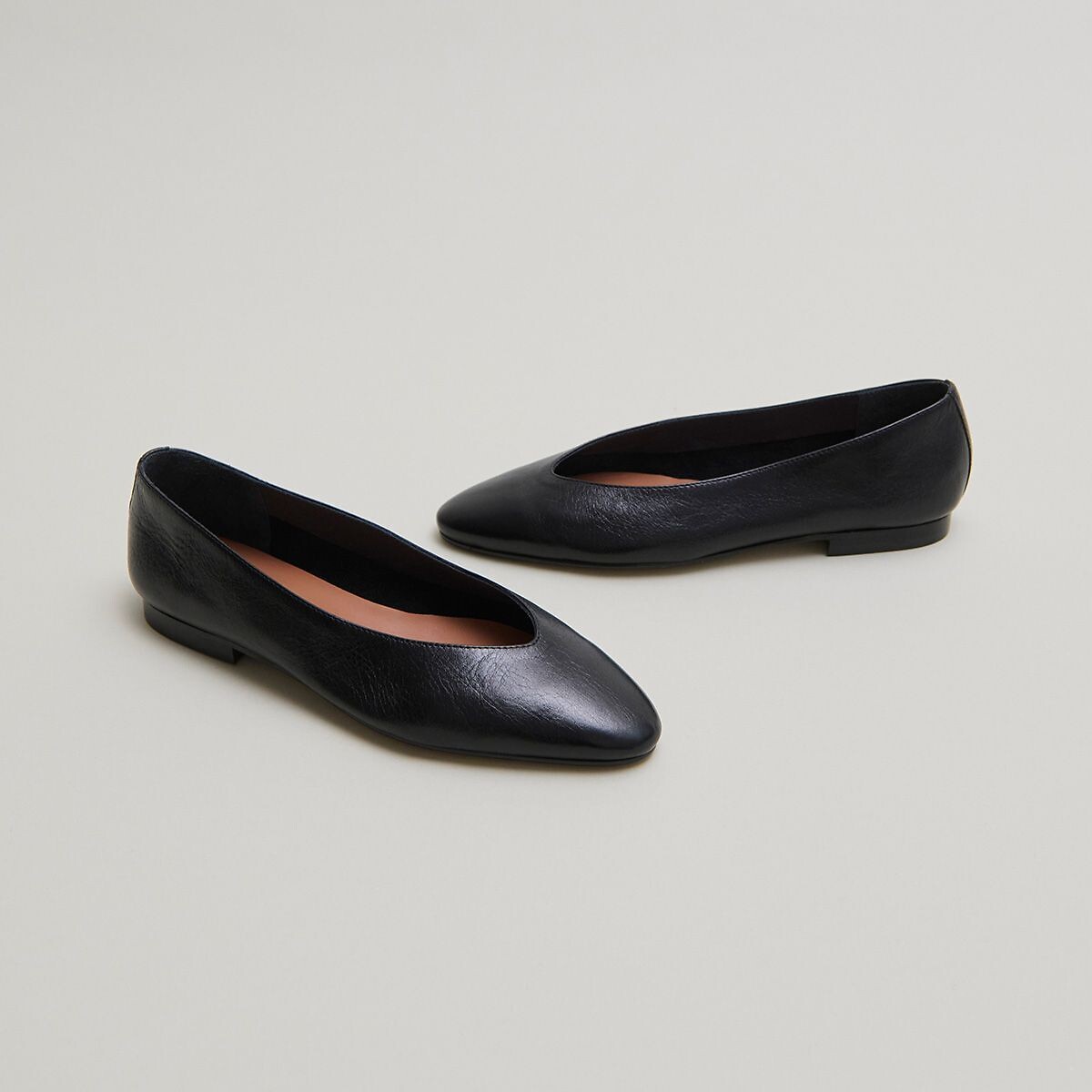 Ballerines en cuir Dassus, bout amande noir, JONAK