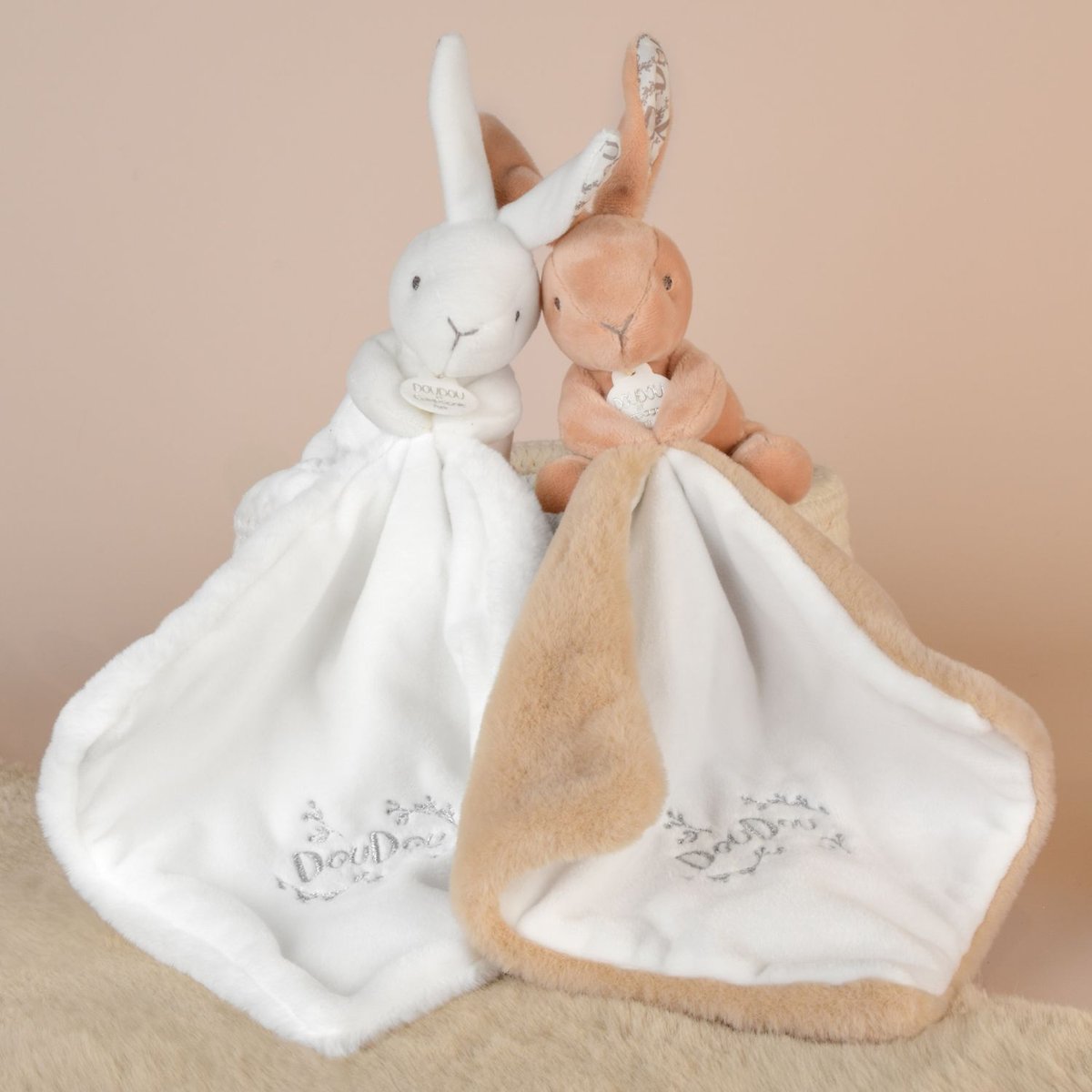 Lapin Doudou blanc, DOUDOU ET COMPAGNIE