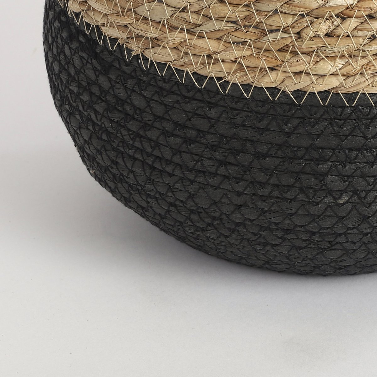 Ensemble de 3 paniers à plantes en jonc de mer tressé Ø26 cm JORCK noir, MICA DECORATIONS