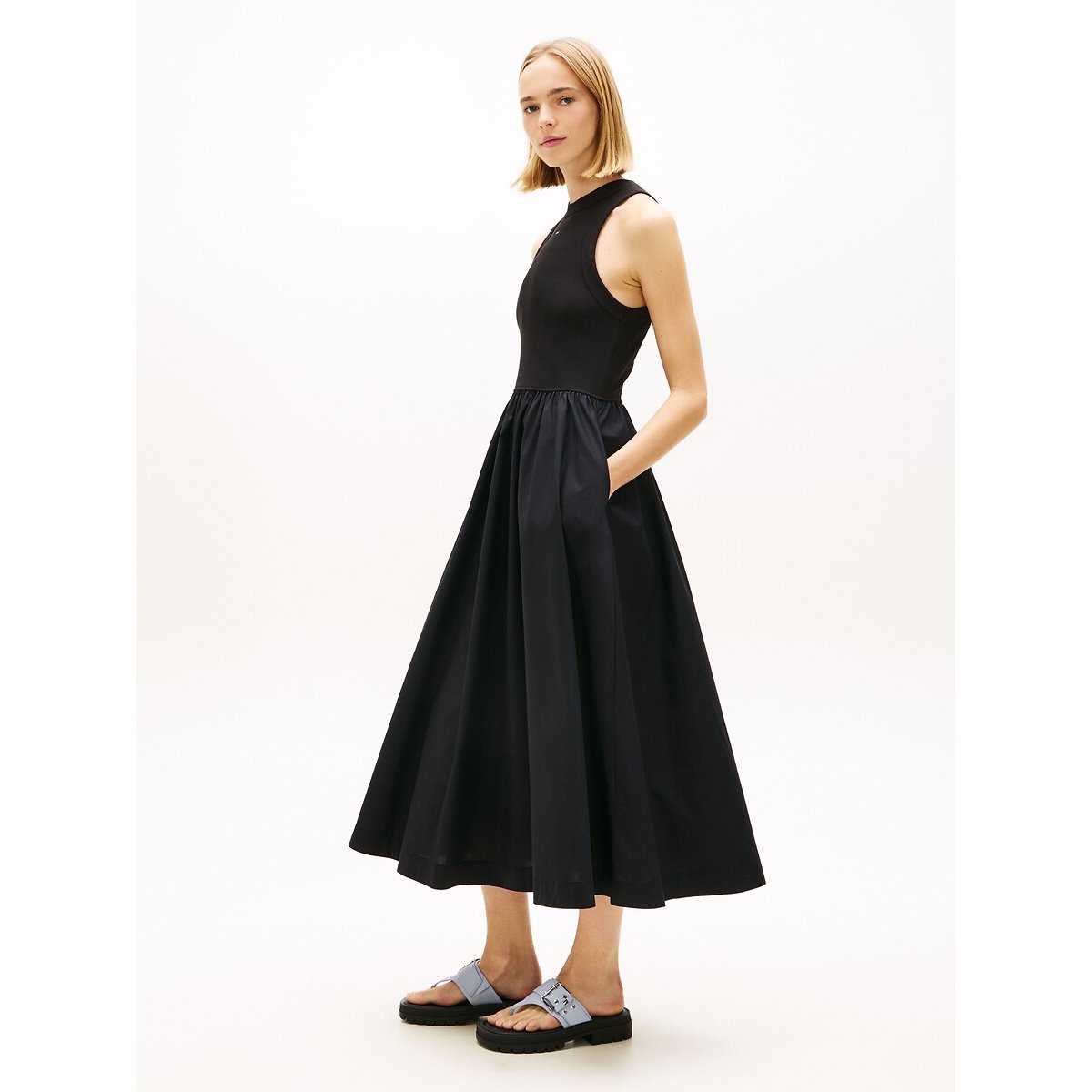 Maxi abito svasato senza maniche, con scollo rotondo nero , TOMMY JEANS