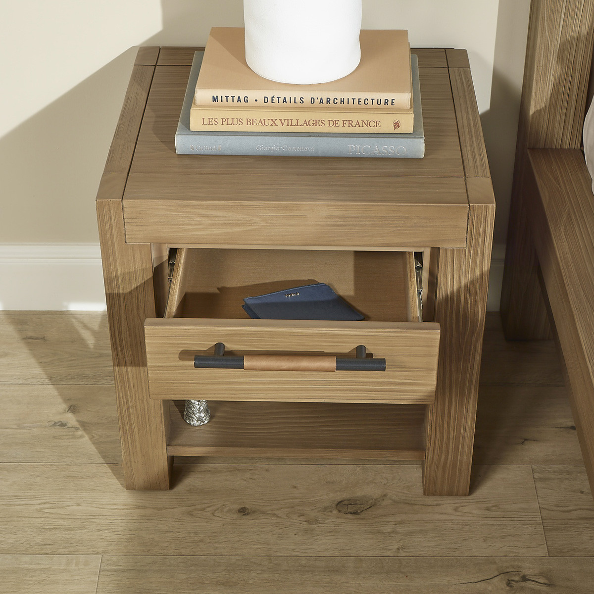 Chevet style contemporain en bois massif MEGÈVE marron, ROBIN DES BOIS