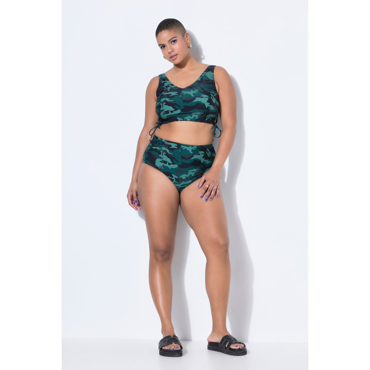 Bas de bikini sculptant style shorty vert mat, STUDIO UNTOLD