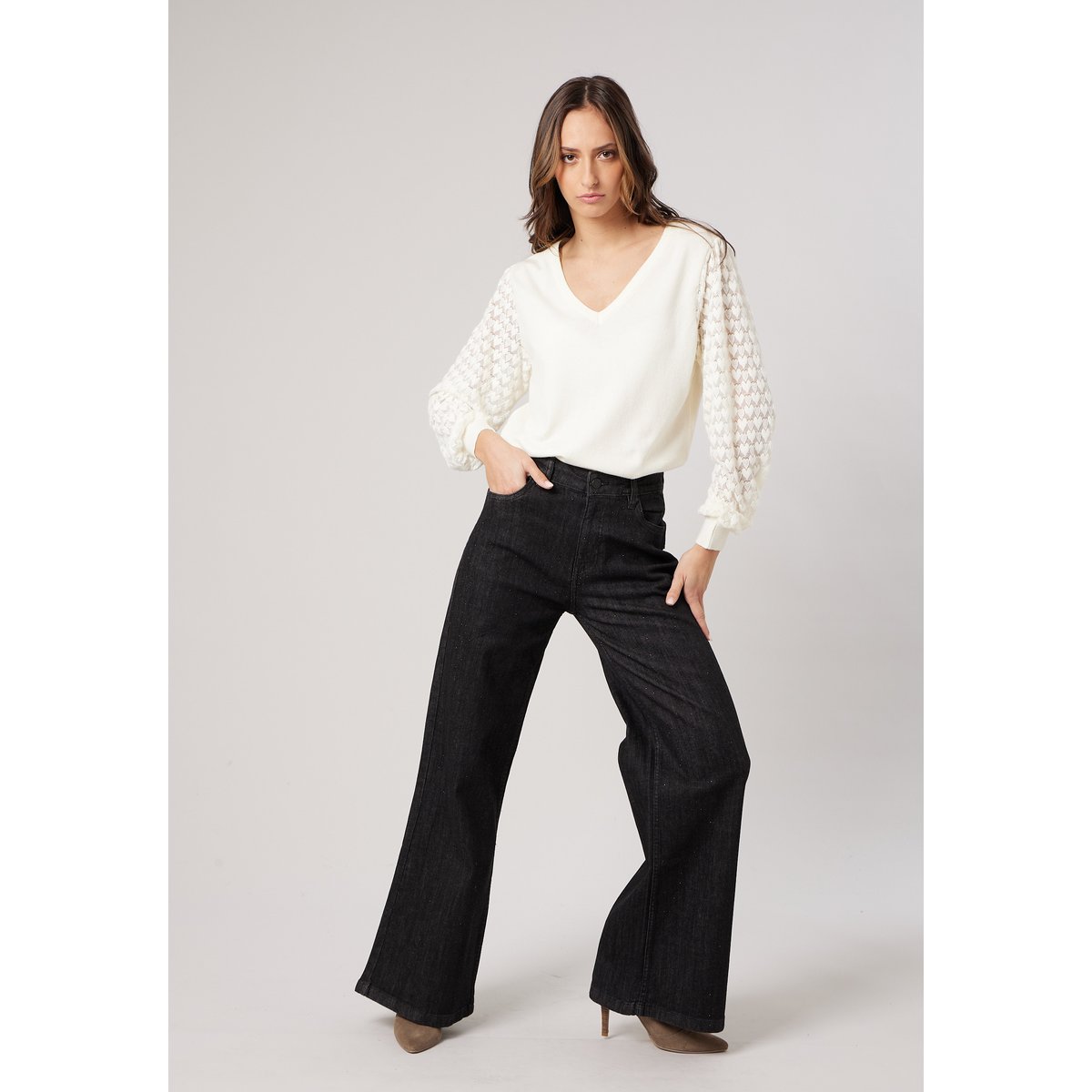 Pull femme col v manches ajourées AUDRINE off white, DEELUXE