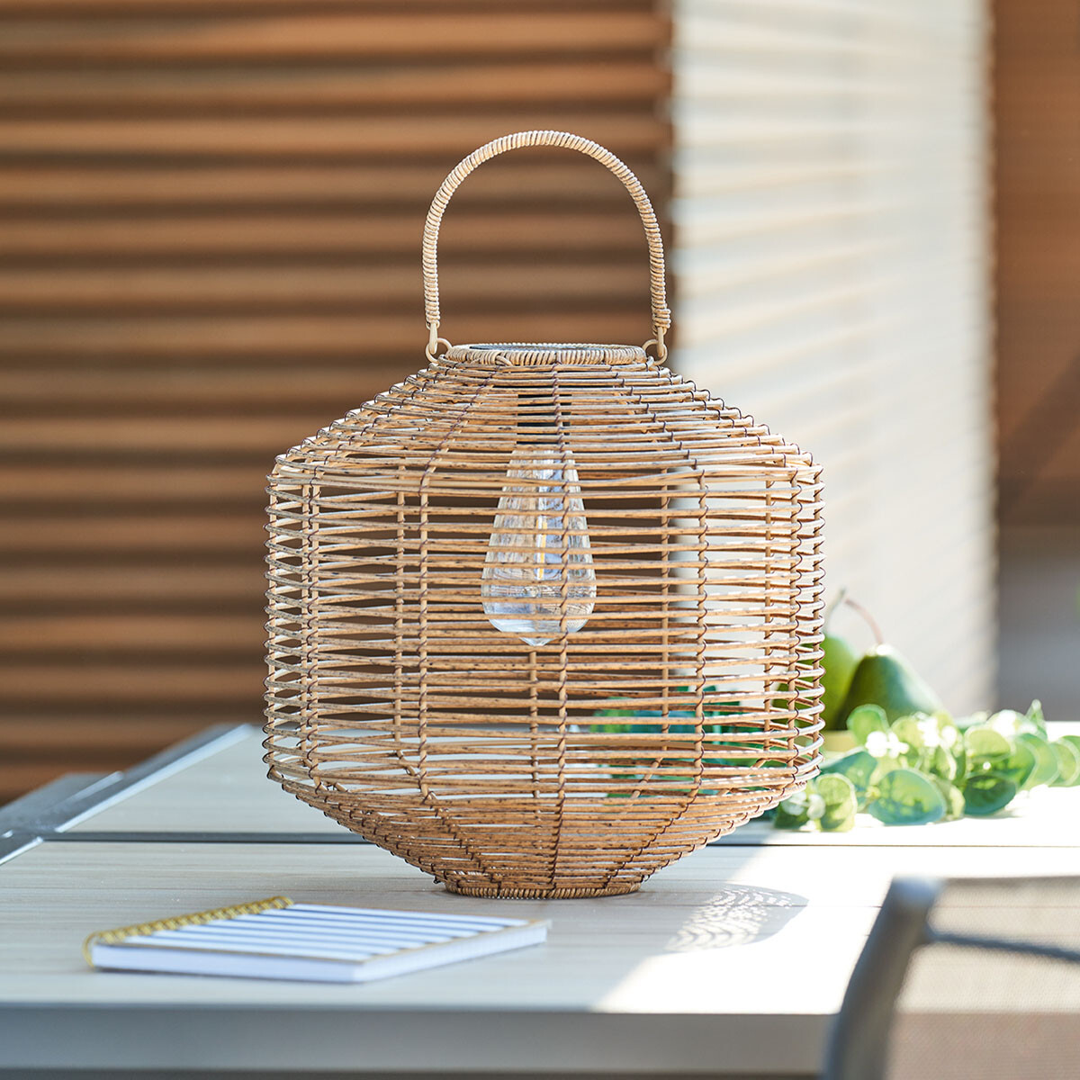 Lampe solaire d'extérieur en rotin tressé CUBA beige moyen, ATMOSPHERA