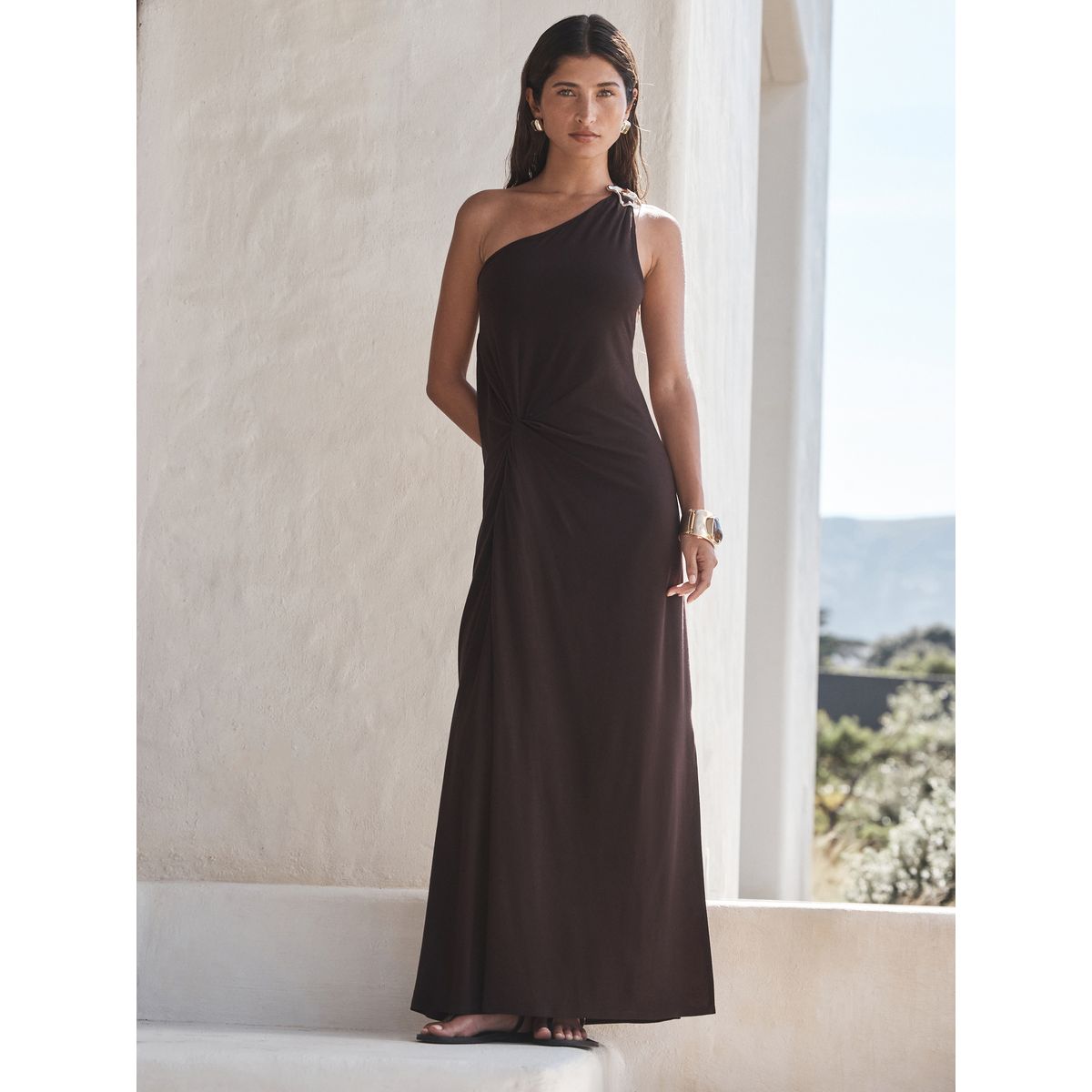 Robe mi-longue asymétrique nouée/détail doré chocolate, NEXT