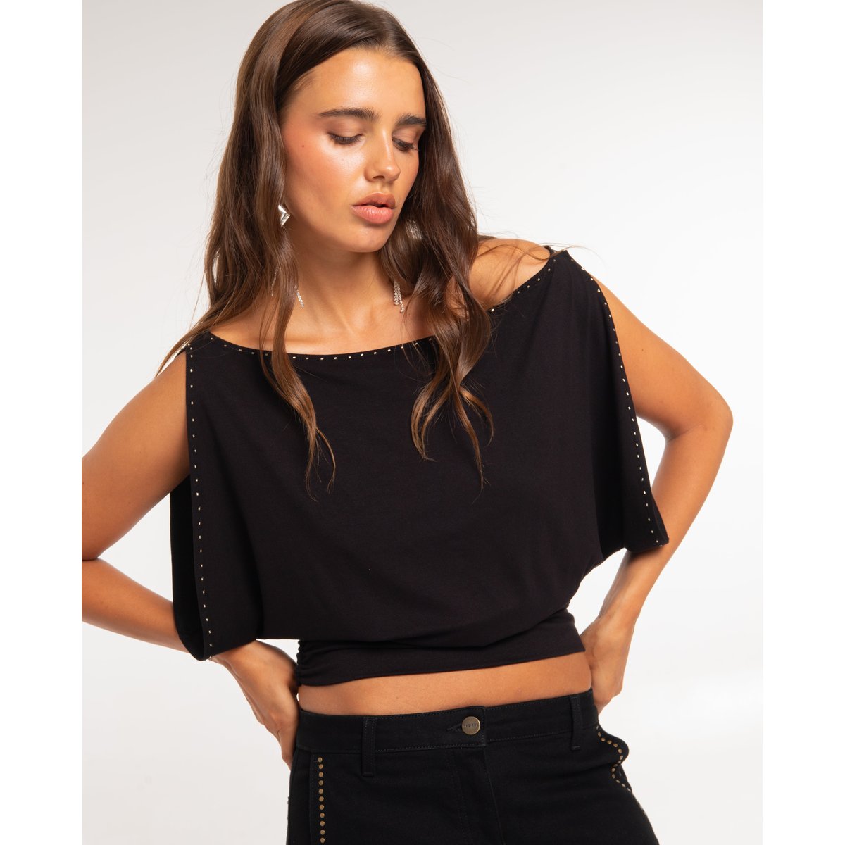 Top en maille avec ceinture drapée et strass noir, THE-ARE