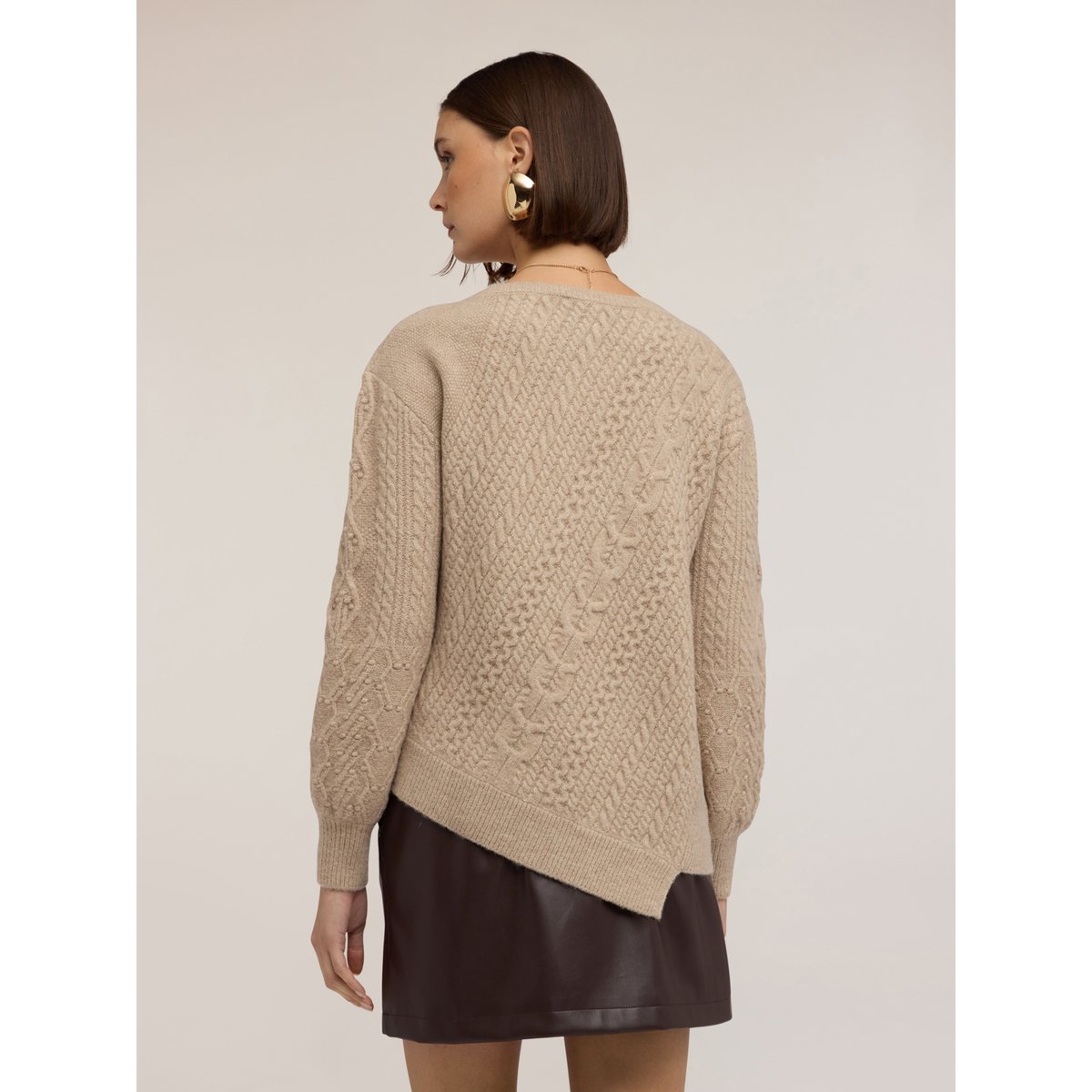 Pull asymétrique à tresses beige, MOTIVI