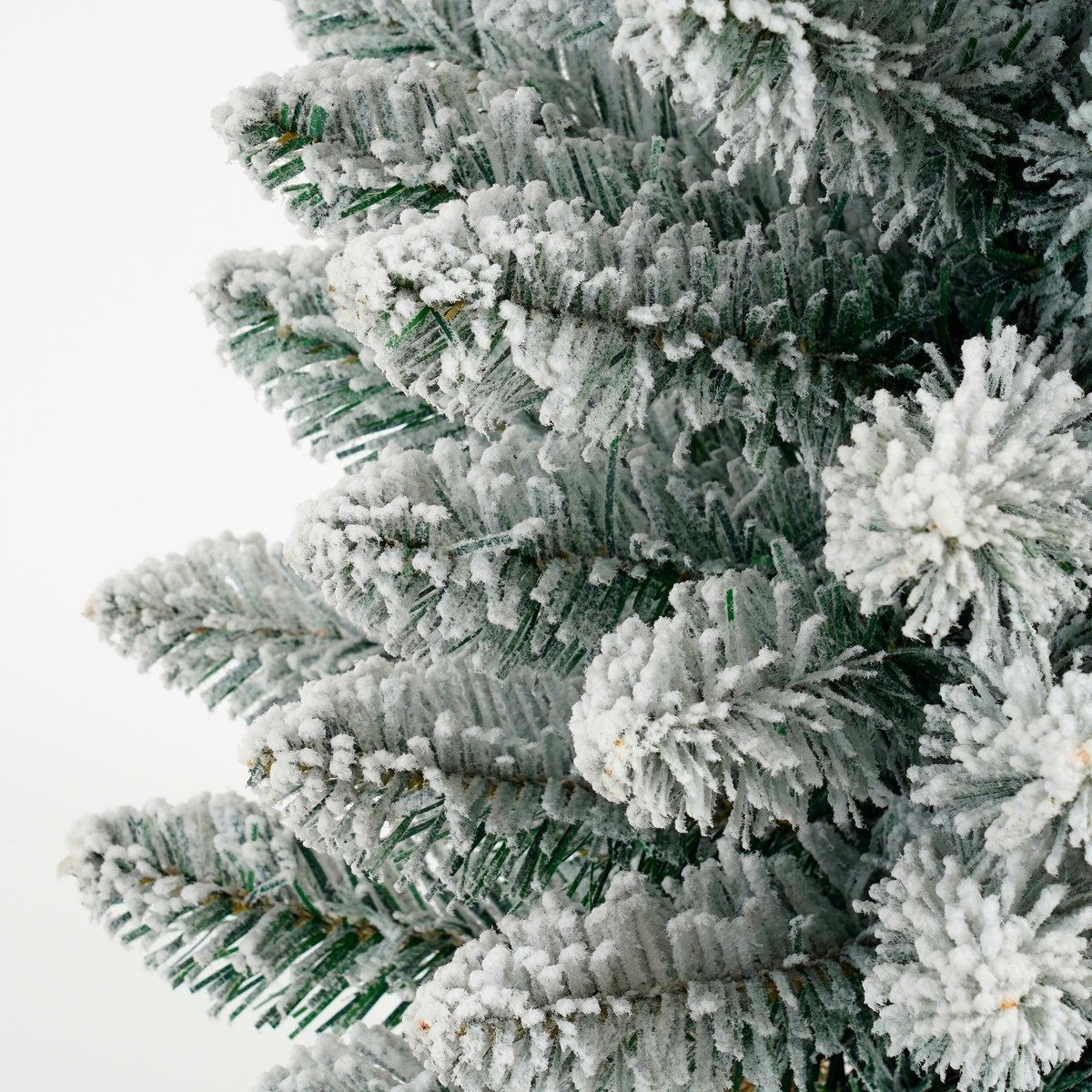 Sapin de Noël artificiel enneigé dans un sac en jute H75 cm GERLOS vert, BLACK BOX TREES