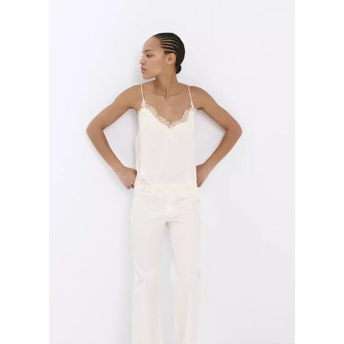 Top lingerie dentelle asymétrique ivoire, MANGO