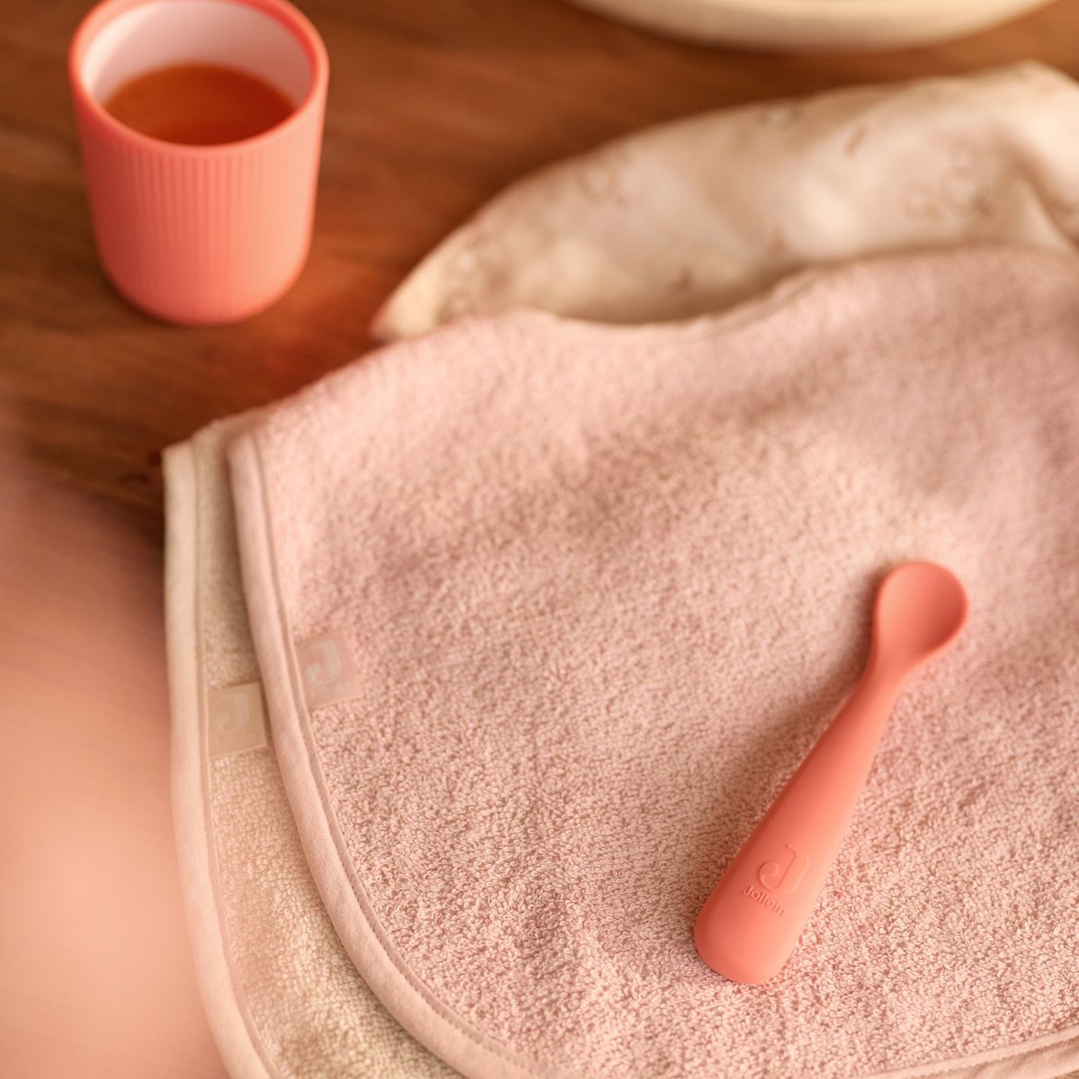 Lot de 2 bavoirs en éponge rose, écru, JOLLEIN