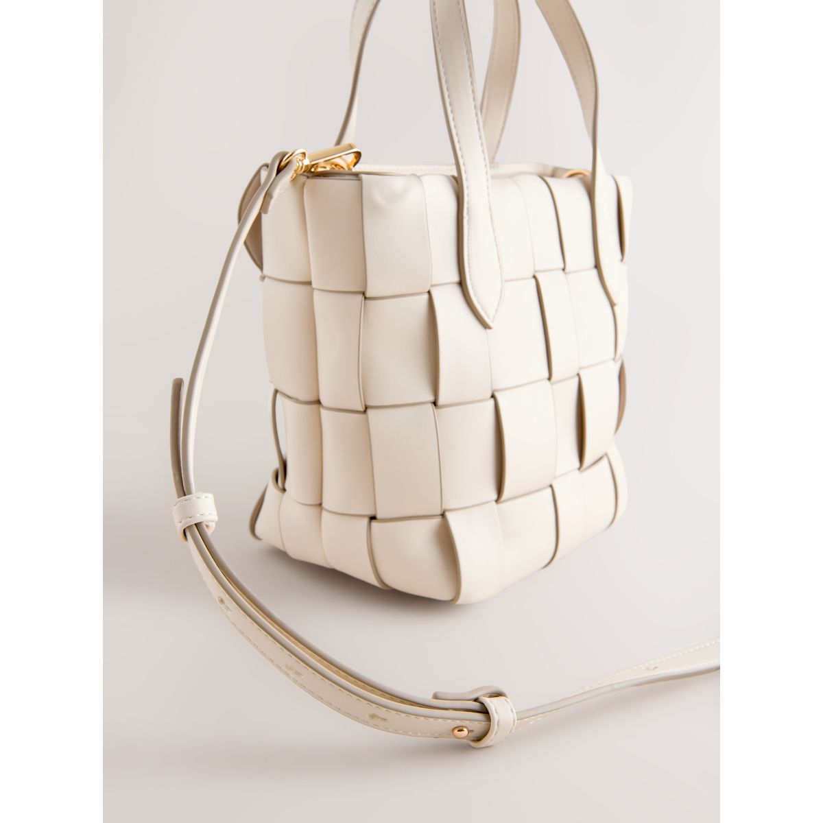 Sac à main en cuir tissé os, NEXT