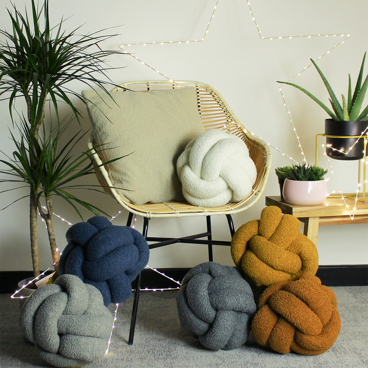 Boucle Knot Fleece Cushion ecru beige, FURN.