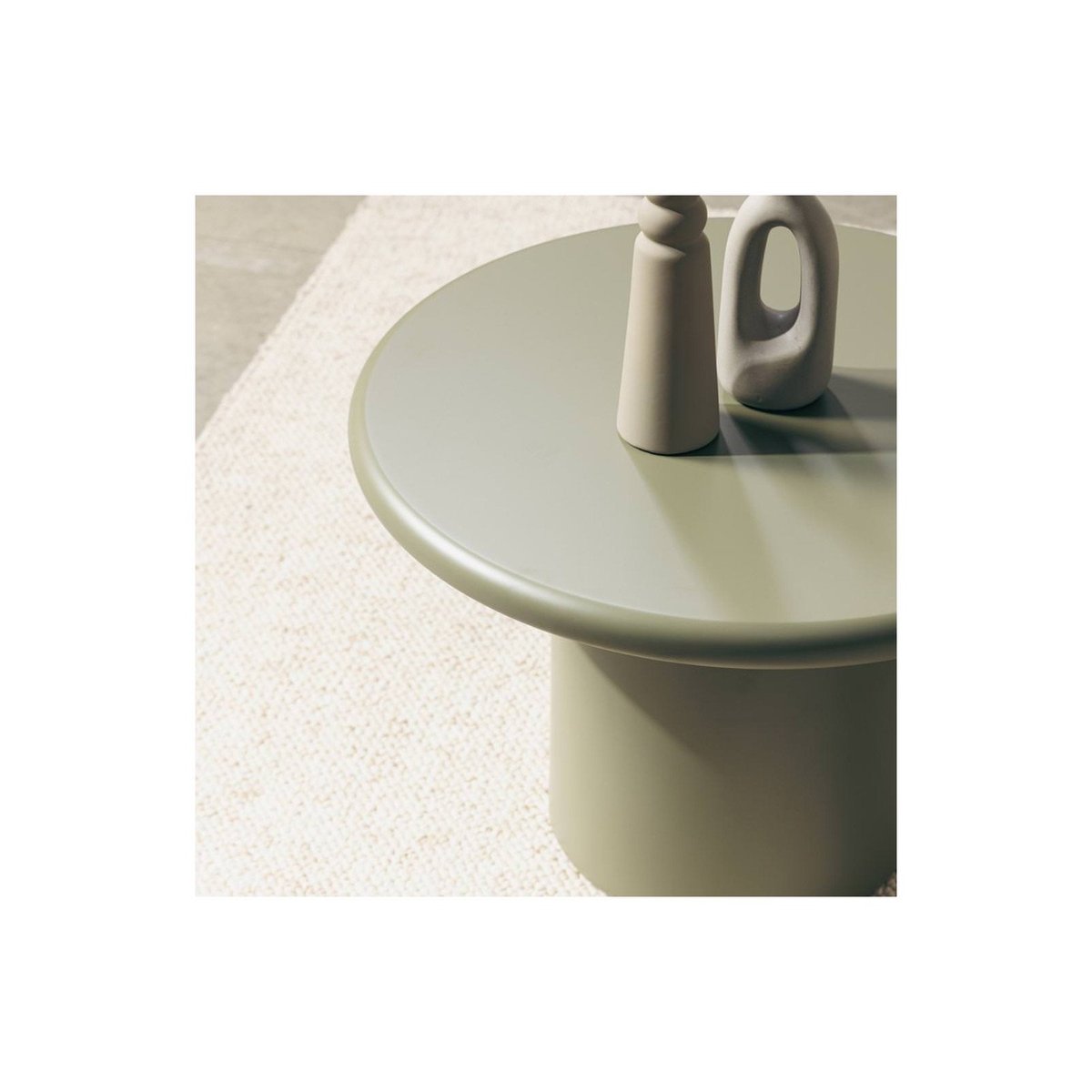 Table basse ronde collection HARP en bois vert olive mat, RECOLLECTION