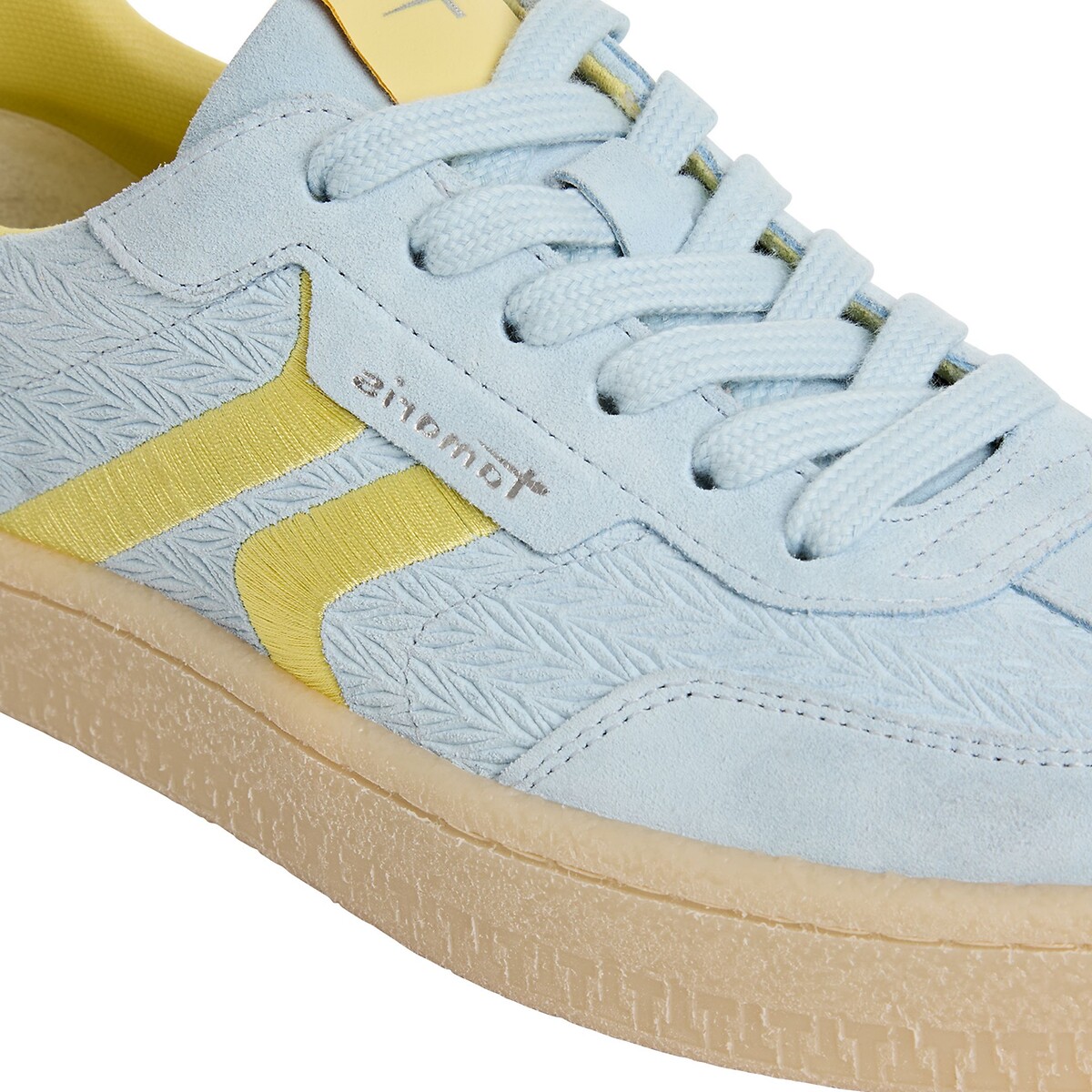 Baskets en cuir, semelle coloris miel bleu clair, TAMARIS