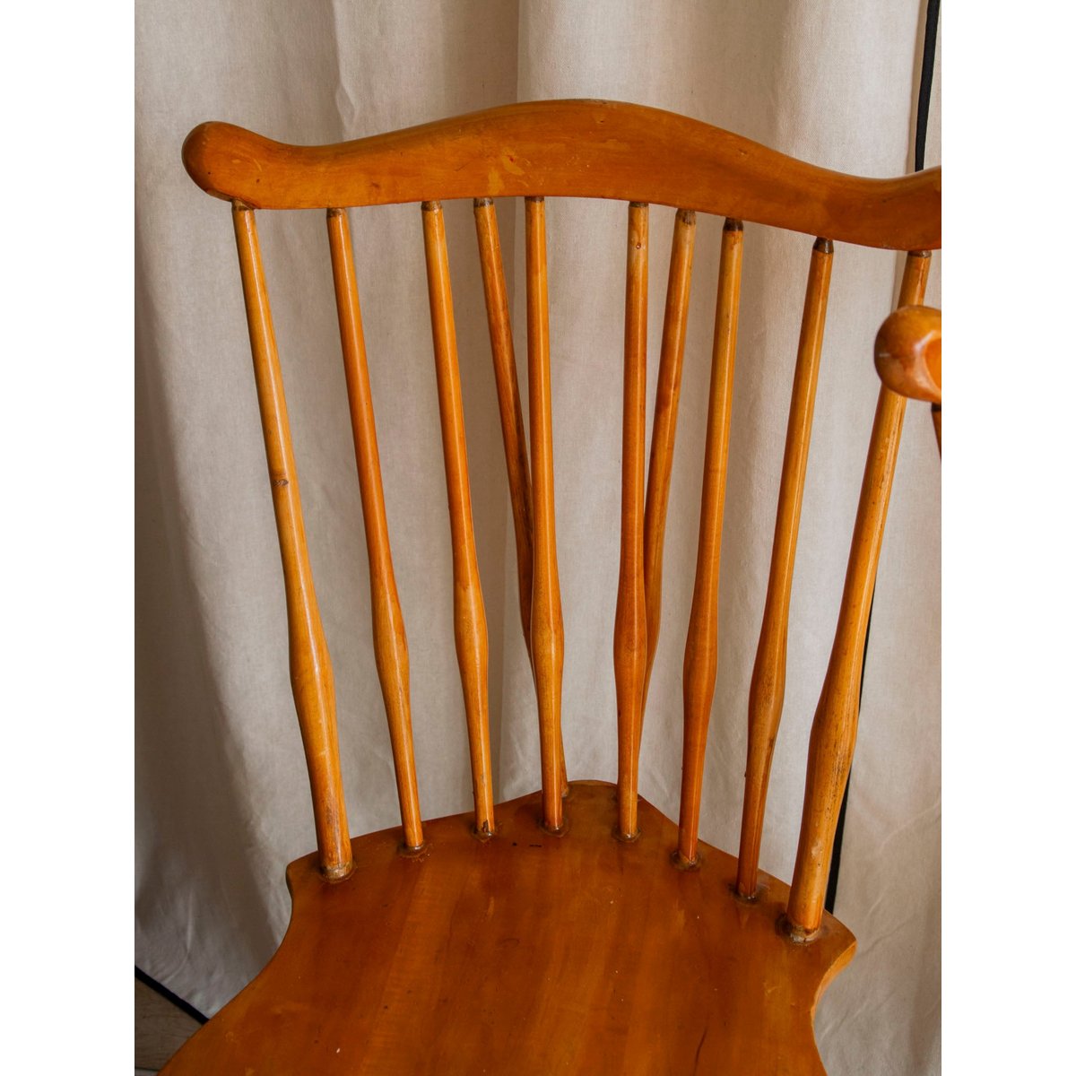 Paire de chaises au style western Claude N°1450 - Bon état bois clair, DEBONGOUT