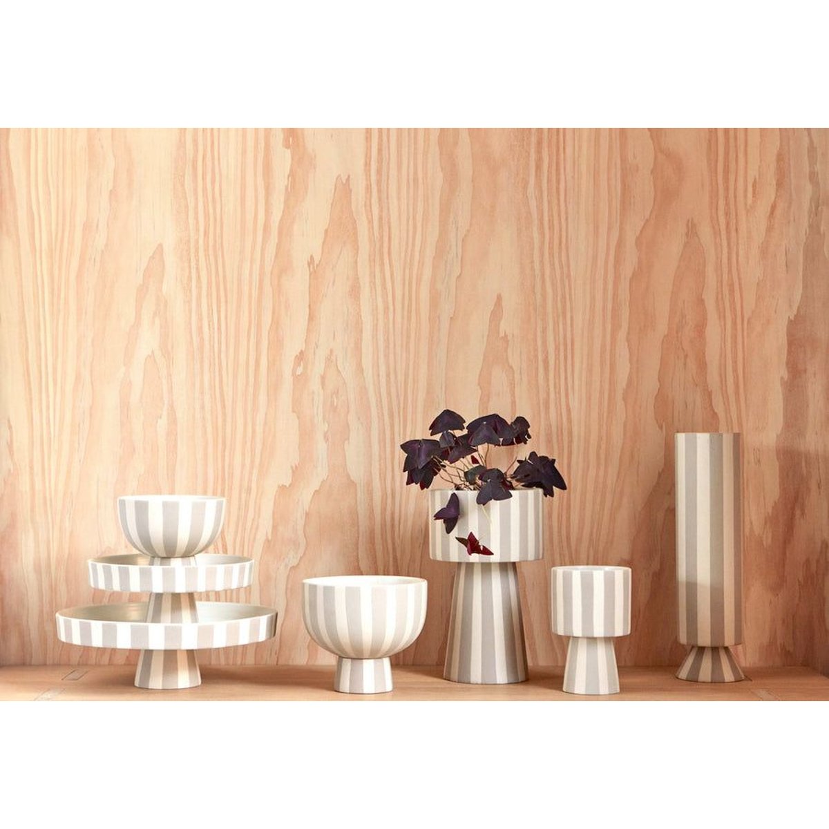 Pot de fleurs en grès à rayures LIVING beige, OYOY LIVING DESIGN