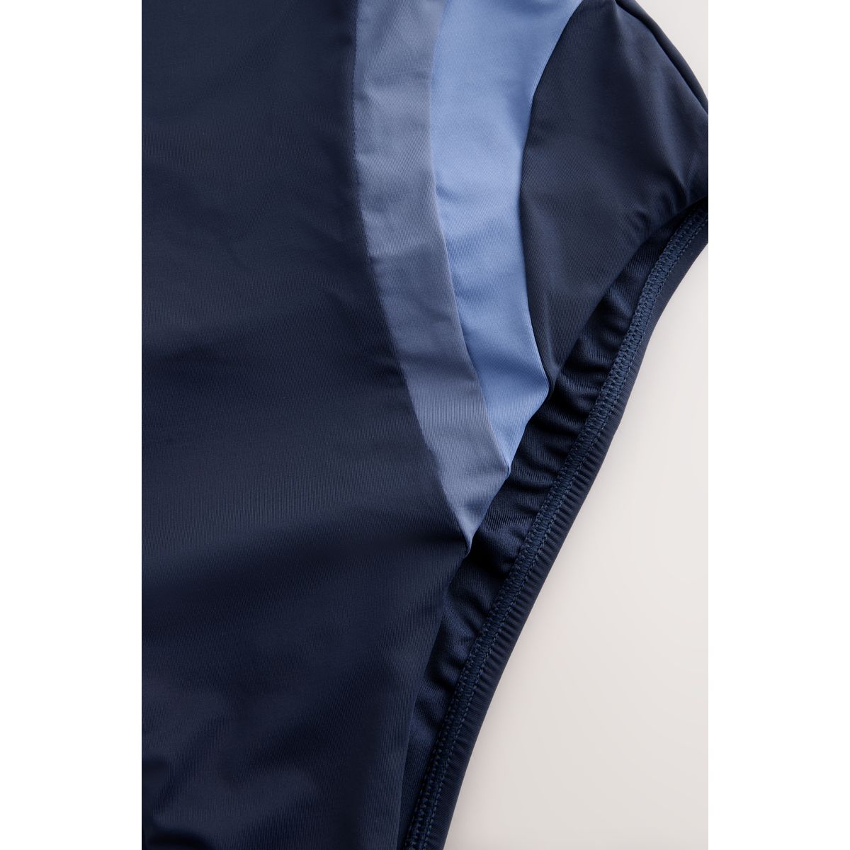 Maillot de bain active à encolure dégagée bleu, NEXT