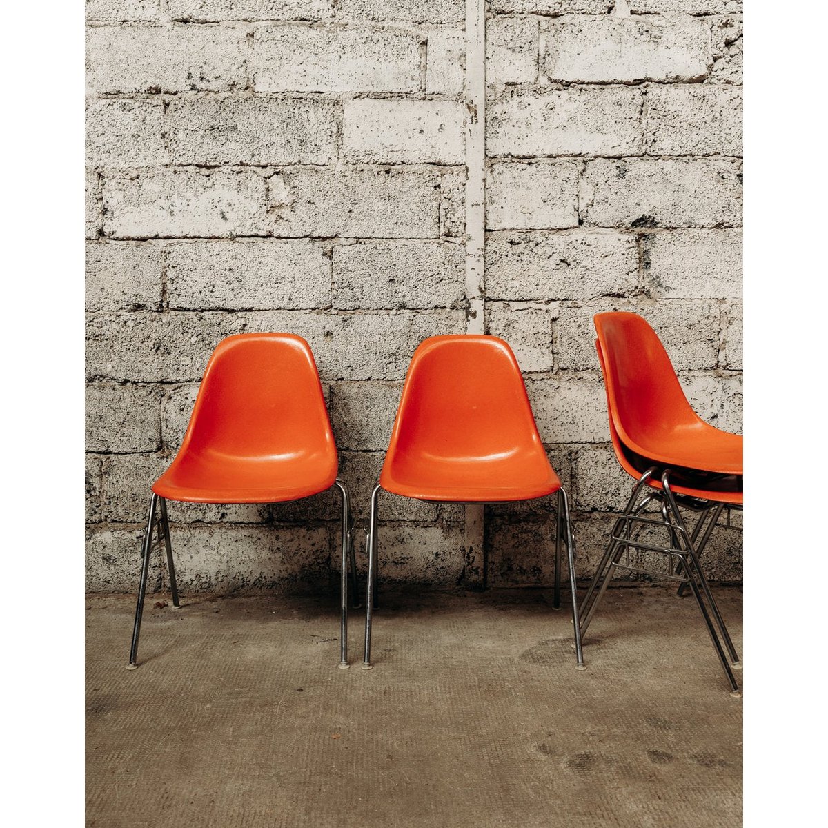 Chaise en métal Diana N°274 - Bon état orange, DEBONGOUT